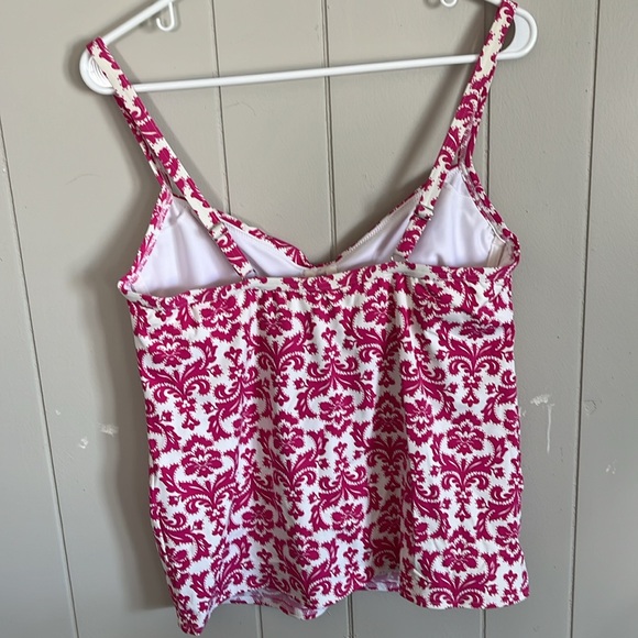 LANDS END SIZE 12 TANKINI TOP HOT PINK/WHITE WITH FEMININE DETAIL IN FRONT - Picture 2 of 4